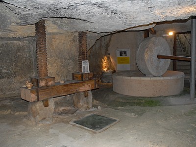 Ruota_Pietra_Frantoio_Ipogeo_Veglie